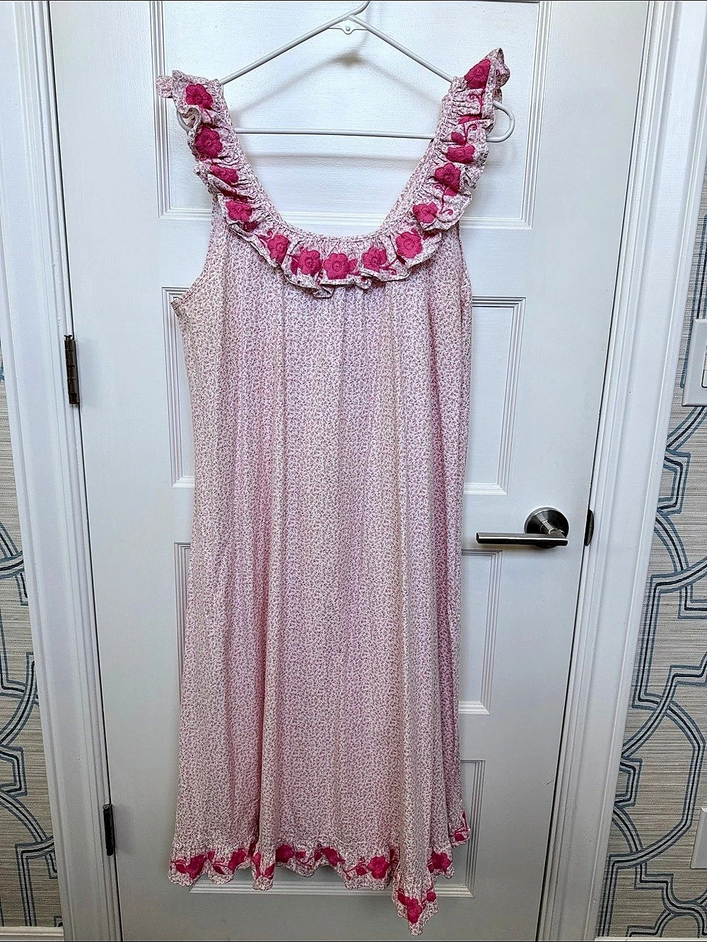 Mi Golondrina Sueña Rosa Midi Dress